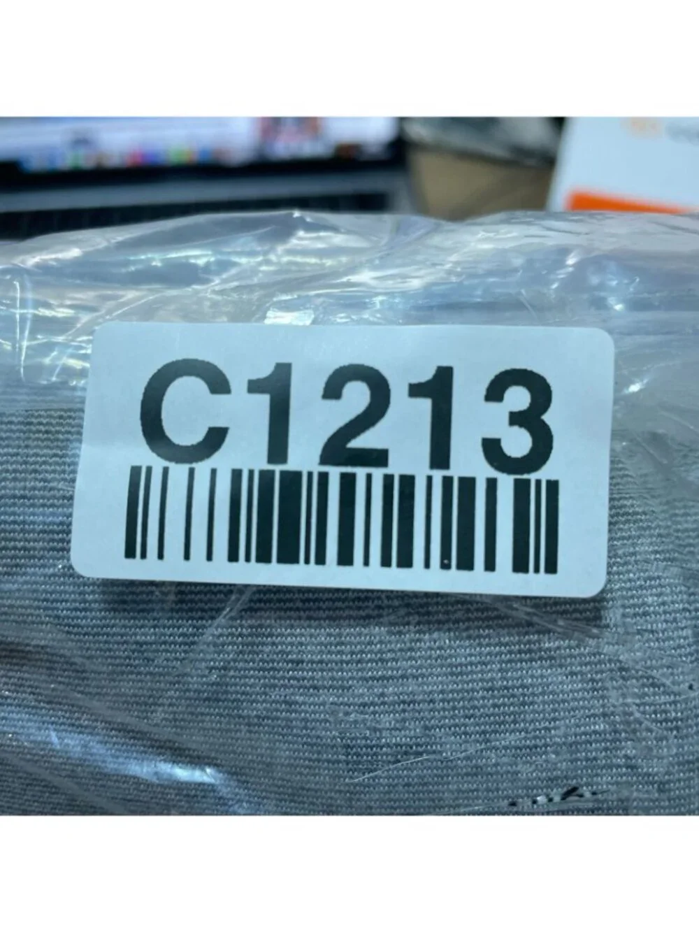 Kenneth Cole new tag